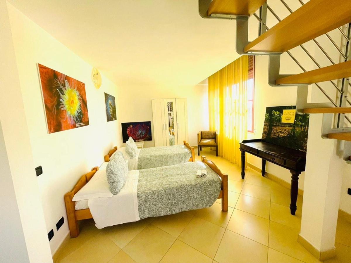 Regina Beach Holiday Apartments Tirrenia Ngoại thất bức ảnh